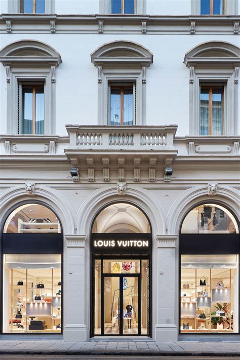 negozi louis vuitton pavia|louis vuitton firenze italy.